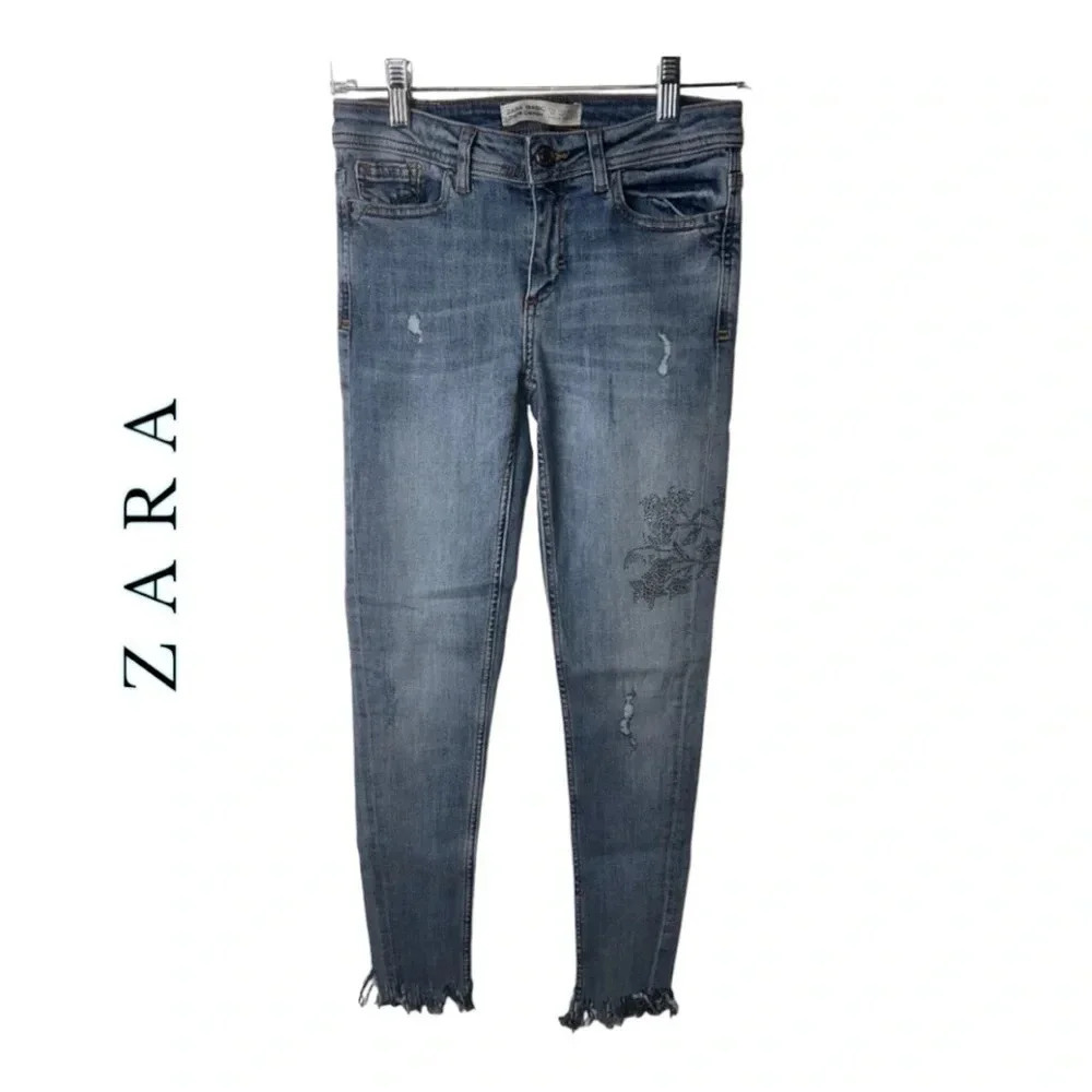 1063. ZARA SKINNY SHARK BITE BOTTOMS DENIM JEANS SIZE 2